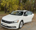 Фольксваген Пассат 2016 в Киеве на Automoto.ua Белый Фольксваген Пассат, объемом двигателя 1.8 л и пробегом 160 тыс. км за 11000 $, фото 10 на Automoto.ua