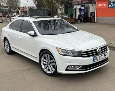 Белый Фольксваген Пассат, объемом двигателя 1.8 л и пробегом 218 тыс. км за 13500 $, фото 3 на Automoto.ua