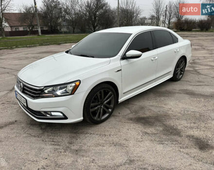 Белый Фольксваген Пассат, объемом двигателя 1.8 л и пробегом 193 тыс. км за 11500 $, фото 8 на Automoto.ua