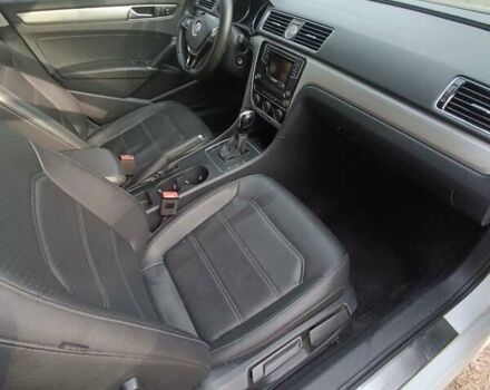 Белый Фольксваген Пассат, объемом двигателя 1.78 л и пробегом 175 тыс. км за 11800 $, фото 12 на Automoto.ua