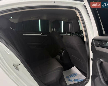 Белый Фольксваген Пассат, объемом двигателя 2 л и пробегом 230 тыс. км за 14900 $, фото 25 на Automoto.ua