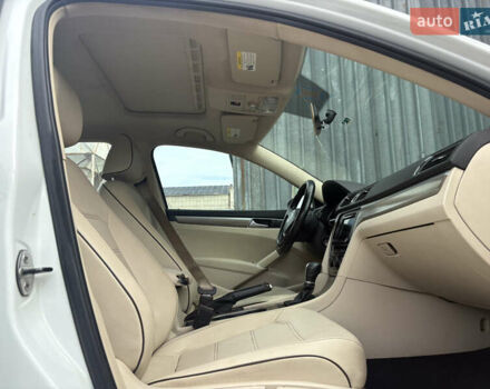 Белый Фольксваген Пассат, объемом двигателя 0 л и пробегом 247 тыс. км за 8300 $, фото 9 на Automoto.ua