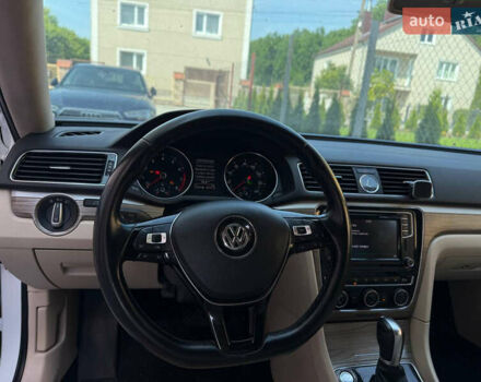 Білий Фольксваген Пассат, об'ємом двигуна 1.8 л та пробігом 233 тис. км за 12500 $, фото 9 на Automoto.ua
