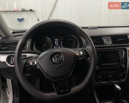 Белый Фольксваген Пассат, объемом двигателя 1.8 л и пробегом 238 тыс. км за 12500 $, фото 7 на Automoto.ua