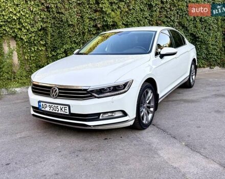 Белый Фольксваген Пассат, объемом двигателя 1.97 л и пробегом 206 тыс. км за 18000 $, фото 1 на Automoto.ua