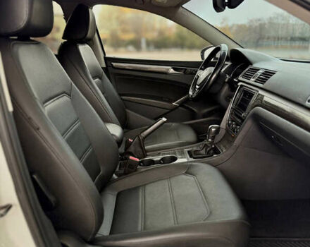 Белый Фольксваген Пассат, объемом двигателя 1.8 л и пробегом 165 тыс. км за 12299 $, фото 21 на Automoto.ua