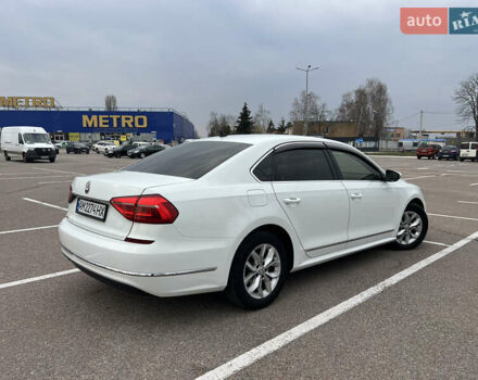 Белый Фольксваген Пассат, объемом двигателя 1.8 л и пробегом 169 тыс. км за 11800 $, фото 2 на Automoto.ua