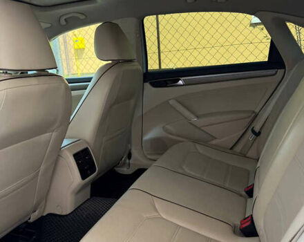 Білий Фольксваген Пассат, об'ємом двигуна 1.8 л та пробігом 233 тис. км за 12500 $, фото 8 на Automoto.ua