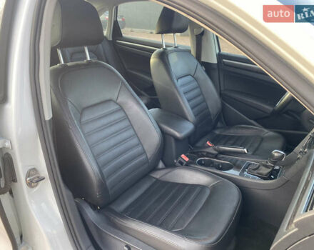 Белый Фольксваген Пассат, объемом двигателя 1.8 л и пробегом 171 тыс. км за 15100 $, фото 26 на Automoto.ua