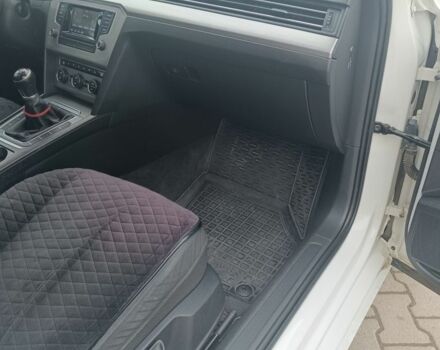 Білий Фольксваген Пассат, об'ємом двигуна 2 л та пробігом 223 тис. км за 16990 $, фото 18 на Automoto.ua