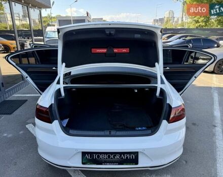 Білий Фольксваген Пассат, об'ємом двигуна 1.97 л та пробігом 174 тис. км за 21500 $, фото 46 на Automoto.ua