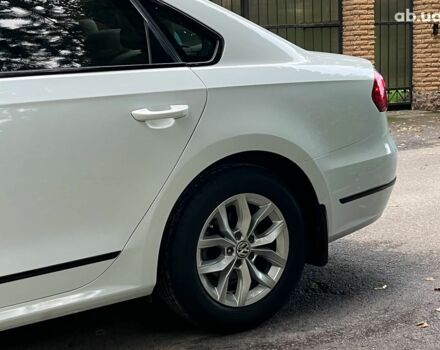 Білий Фольксваген Пассат, об'ємом двигуна 1.8 л та пробігом 162 тис. км за 12940 $, фото 11 на Automoto.ua