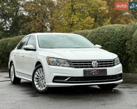 Белый Фольксваген Пассат, объемом двигателя 1.8 л и пробегом 233 тыс. км за 11900 $, фото 3 на Automoto.ua