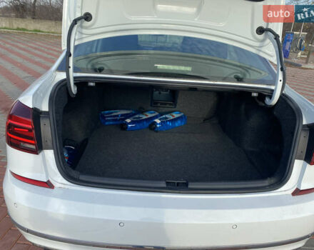 Белый Фольксваген Пассат, объемом двигателя 1.8 л и пробегом 171 тыс. км за 15100 $, фото 24 на Automoto.ua