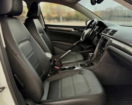 Белый Фольксваген Пассат, объемом двигателя 1.8 л и пробегом 165 тыс. км за 12199 $, фото 13 на Automoto.ua