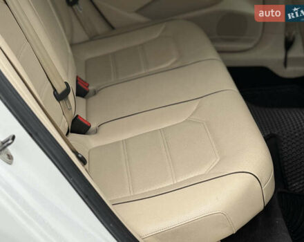 Белый Фольксваген Пассат, объемом двигателя 1.8 л и пробегом 233 тыс. км за 11900 $, фото 18 на Automoto.ua