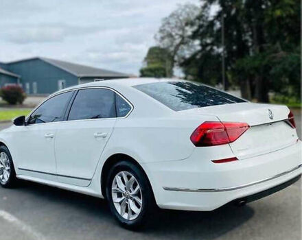 Білий Фольксваген Пассат, об'ємом двигуна 1.8 л та пробігом 90 тис. км за 10000 $, фото 11 на Automoto.ua