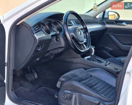 Белый Фольксваген Пассат, объемом двигателя 1.97 л и пробегом 307 тыс. км за 16999 $, фото 54 на Automoto.ua