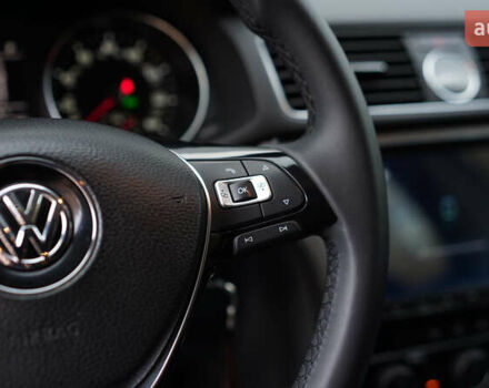 Білий Фольксваген Пассат, об'ємом двигуна 1.8 л та пробігом 204 тис. км за 12000 $, фото 13 на Automoto.ua