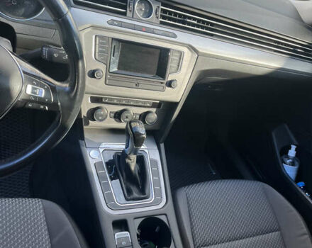 Фольксваген Пассат 2016 в Киеве на Automoto.ua Белый Фольксваген Пассат, объемом двигателя 1.97 л и пробегом 280 тыс. км за 14200 $, фото 15 на Automoto.ua