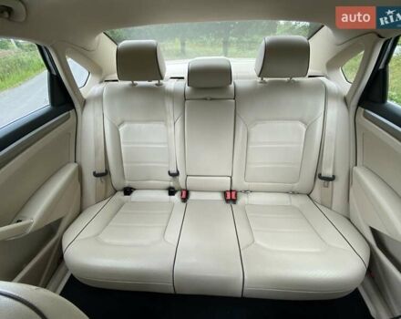 Білий Фольксваген Пассат, об'ємом двигуна 1.8 л та пробігом 118 тис. км за 15700 $, фото 15 на Automoto.ua