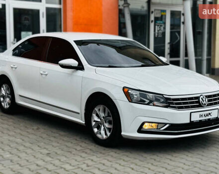 Белый Фольксваген Пассат, объемом двигателя 1.8 л и пробегом 205 тыс. км за 9100 $, фото 5 на Automoto.ua