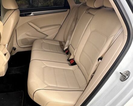 Белый Фольксваген Пассат, объемом двигателя 1.8 л и пробегом 260 тыс. км за 10000 $, фото 7 на Automoto.ua