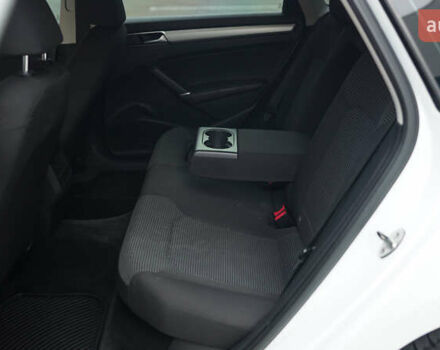 Білий Фольксваген Пассат, об'ємом двигуна 1.8 л та пробігом 204 тис. км за 12000 $, фото 23 на Automoto.ua