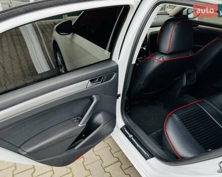 Белый Фольксваген Пассат, объемом двигателя 1.8 л и пробегом 205 тыс. км за 9100 $, фото 31 на Automoto.ua