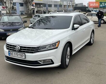 Белый Фольксваген Пассат, объемом двигателя 1.8 л и пробегом 218 тыс. км за 13500 $, фото 2 на Automoto.ua