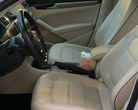 Білий Фольксваген Пассат, об'ємом двигуна 1.8 л та пробігом 233 тис. км за 12500 $, фото 6 на Automoto.ua