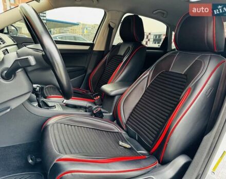 Белый Фольксваген Пассат, объемом двигателя 1.8 л и пробегом 205 тыс. км за 9100 $, фото 20 на Automoto.ua