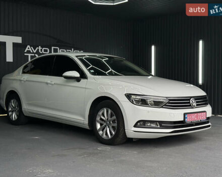 Белый Фольксваген Пассат, объемом двигателя 2 л и пробегом 230 тыс. км за 14900 $, фото 3 на Automoto.ua