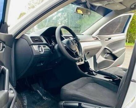 Білий Фольксваген Пассат, об'ємом двигуна 1.8 л та пробігом 90 тис. км за 8000 $, фото 3 на Automoto.ua