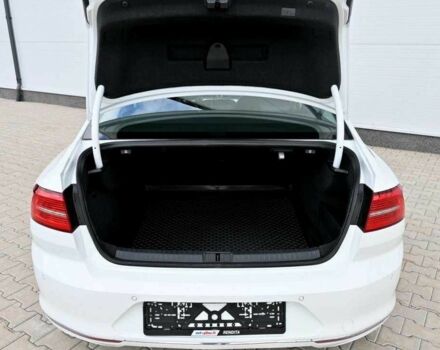 Белый Фольксваген Пассат, объемом двигателя 1.8 л и пробегом 200 тыс. км за 9800 $, фото 6 на Automoto.ua