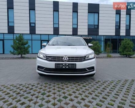 Белый Фольксваген Пассат, объемом двигателя 1.8 л и пробегом 161 тыс. км за 13499 $, фото 4 на Automoto.ua