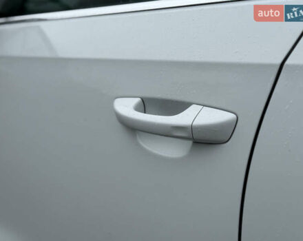 Белый Фольксваген Пассат, объемом двигателя 1.8 л и пробегом 233 тыс. км за 11900 $, фото 23 на Automoto.ua