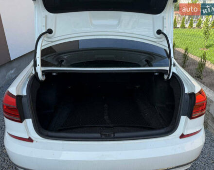 Білий Фольксваген Пассат, об'ємом двигуна 1.8 л та пробігом 233 тис. км за 12500 $, фото 11 на Automoto.ua