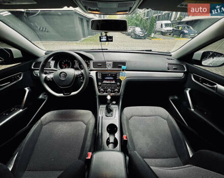 Білий Фольксваген Пассат, об'ємом двигуна 1.8 л та пробігом 214 тис. км за 11700 $, фото 19 на Automoto.ua