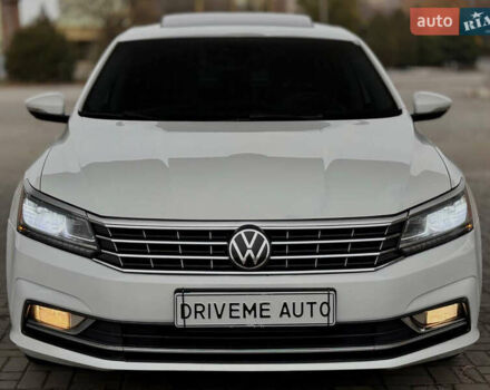 Белый Фольксваген Пассат, объемом двигателя 1.8 л и пробегом 165 тыс. км за 12299 $, фото 1 на Automoto.ua