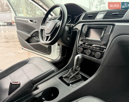 Белый Фольксваген Пассат, объемом двигателя 1.8 л и пробегом 147 тыс. км за 12399 $, фото 24 на Automoto.ua