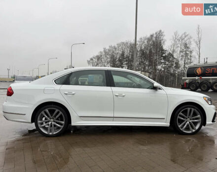 Белый Фольксваген Пассат, объемом двигателя 1.8 л и пробегом 147 тыс. км за 12399 $, фото 6 на Automoto.ua