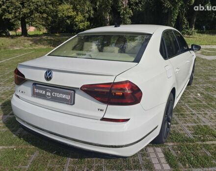 Белый Фольксваген Пассат, объемом двигателя 1.8 л и пробегом 80 тыс. км за 12000 $, фото 4 на Automoto.ua