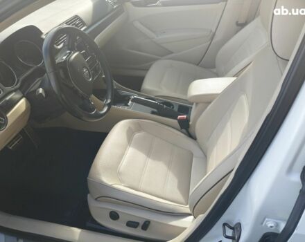 Белый Фольксваген Пассат, объемом двигателя 1.8 л и пробегом 80 тыс. км за 12000 $, фото 7 на Automoto.ua