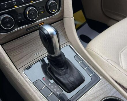 Білий Фольксваген Пассат, об'ємом двигуна 1.8 л та пробігом 119 тис. км за 14000 $, фото 17 на Automoto.ua