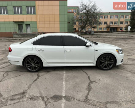 Белый Фольксваген Пассат, объемом двигателя 1.8 л и пробегом 193 тыс. км за 11500 $, фото 11 на Automoto.ua