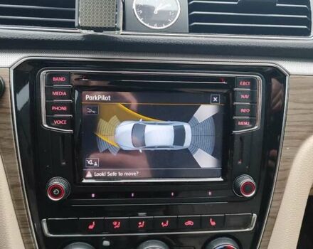 Белый Фольксваген Пассат, объемом двигателя 1.8 л и пробегом 182 тыс. км за 13500 $, фото 12 на Automoto.ua