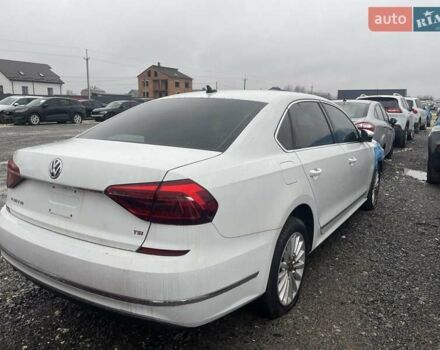 Белый Фольксваген Пассат, объемом двигателя 1.8 л и пробегом 131 тыс. км за 7000 $, фото 1 на Automoto.ua