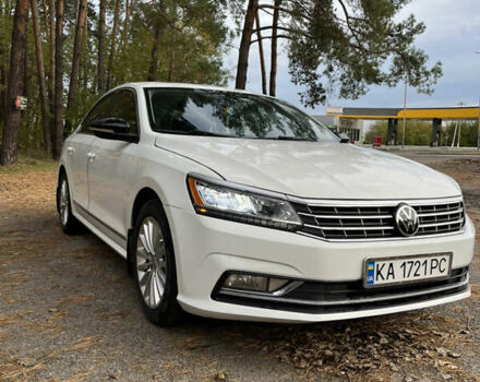 Фольксваген Пассат 2016 в Киеве на Automoto.ua Белый Фольксваген Пассат, объемом двигателя 1.8 л и пробегом 160 тыс. км за 11000 $, фото 1 на Automoto.ua