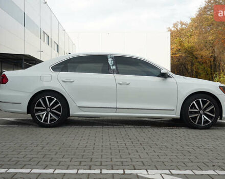 Білий Фольксваген Пассат, об'ємом двигуна 1.8 л та пробігом 204 тис. км за 12000 $, фото 3 на Automoto.ua